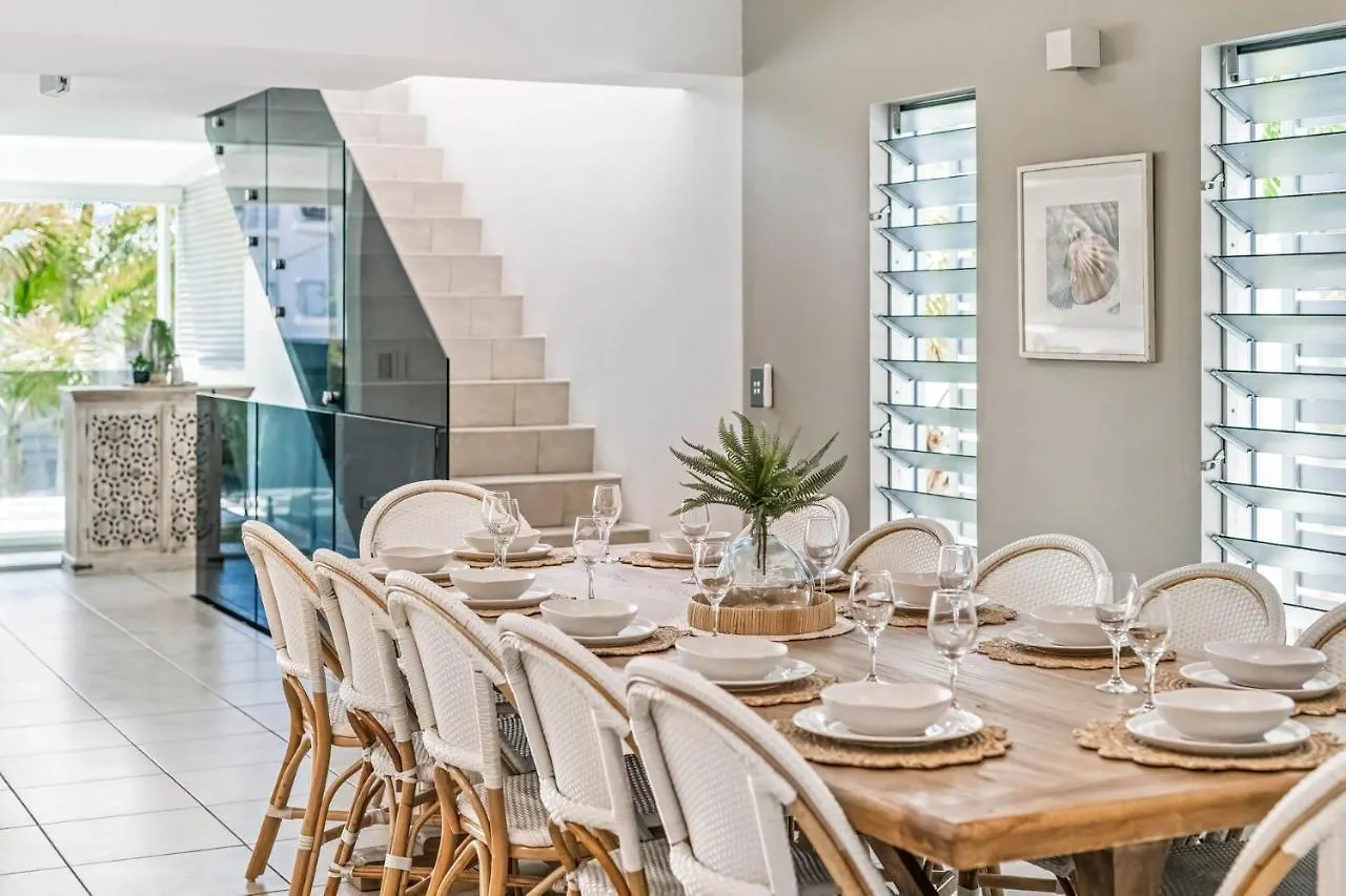 Semesterbostad Alex Beach House, 100 Steps To The Sand, With Ocean Views Alexandra Headland